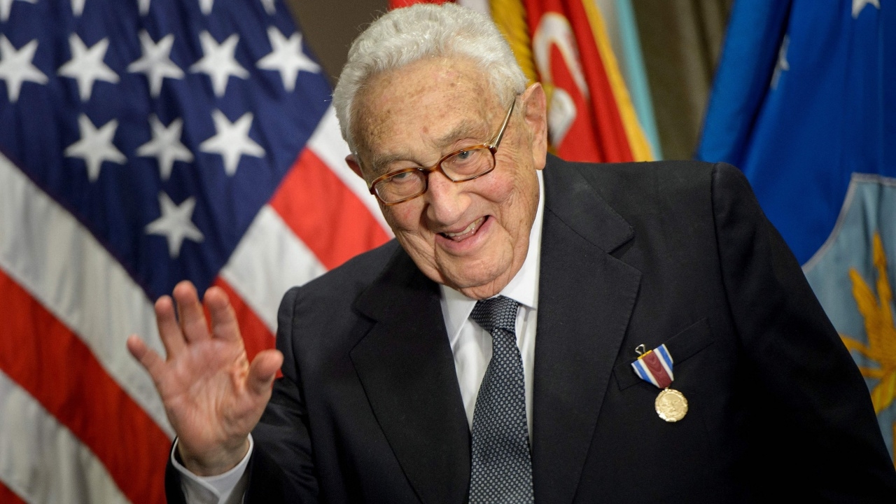 เฮนรี คิสซิงเจอร์ ผู้ทรงอำนาจทางการทูตสหรัฐฯ เสียชีวิตในวัย 100 ปี