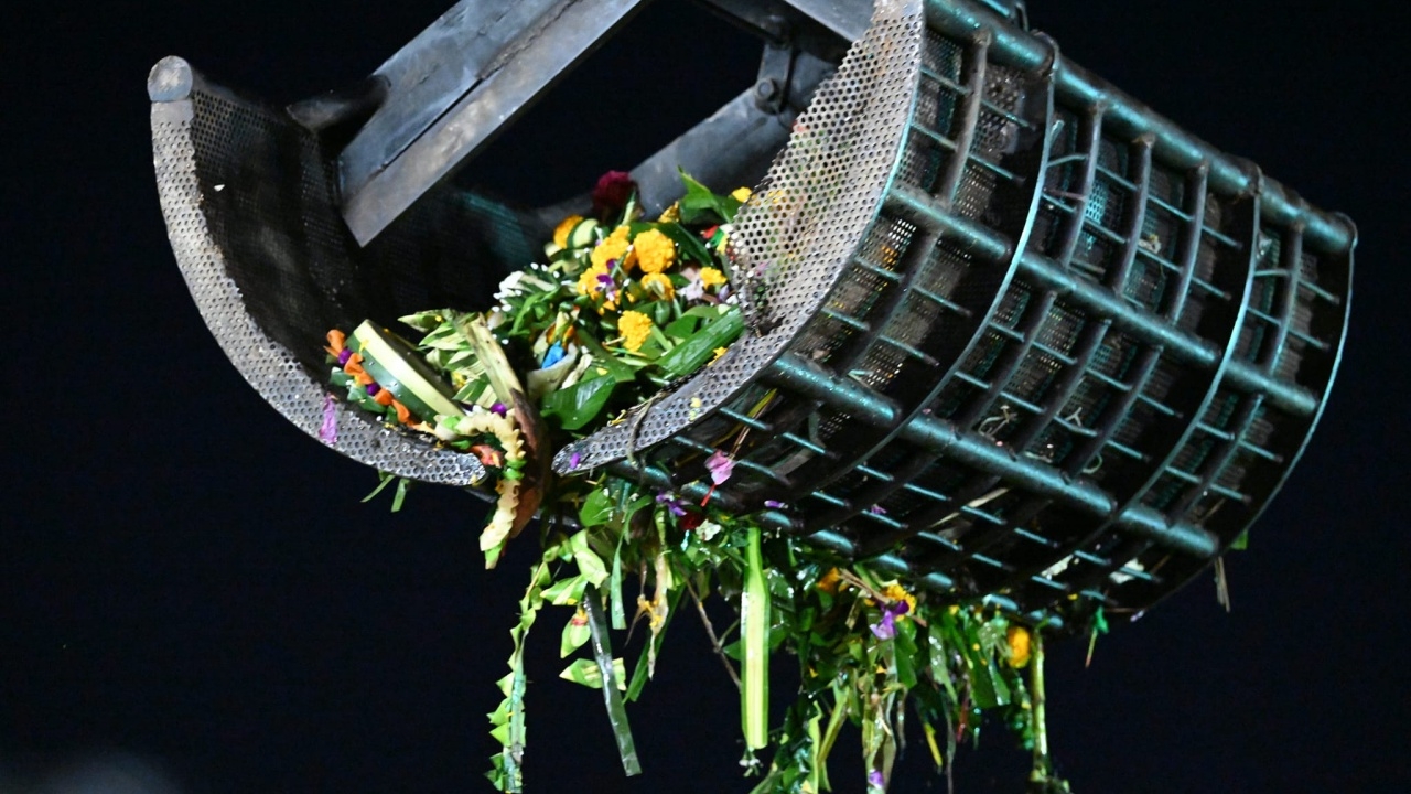 สรุปยอดเก็บกระทง 2566 ทั่วกรุงเทพ พุ่งเกือบ 6.4 แสนใบ มากสุดที่ "เขตคลองสามวา"