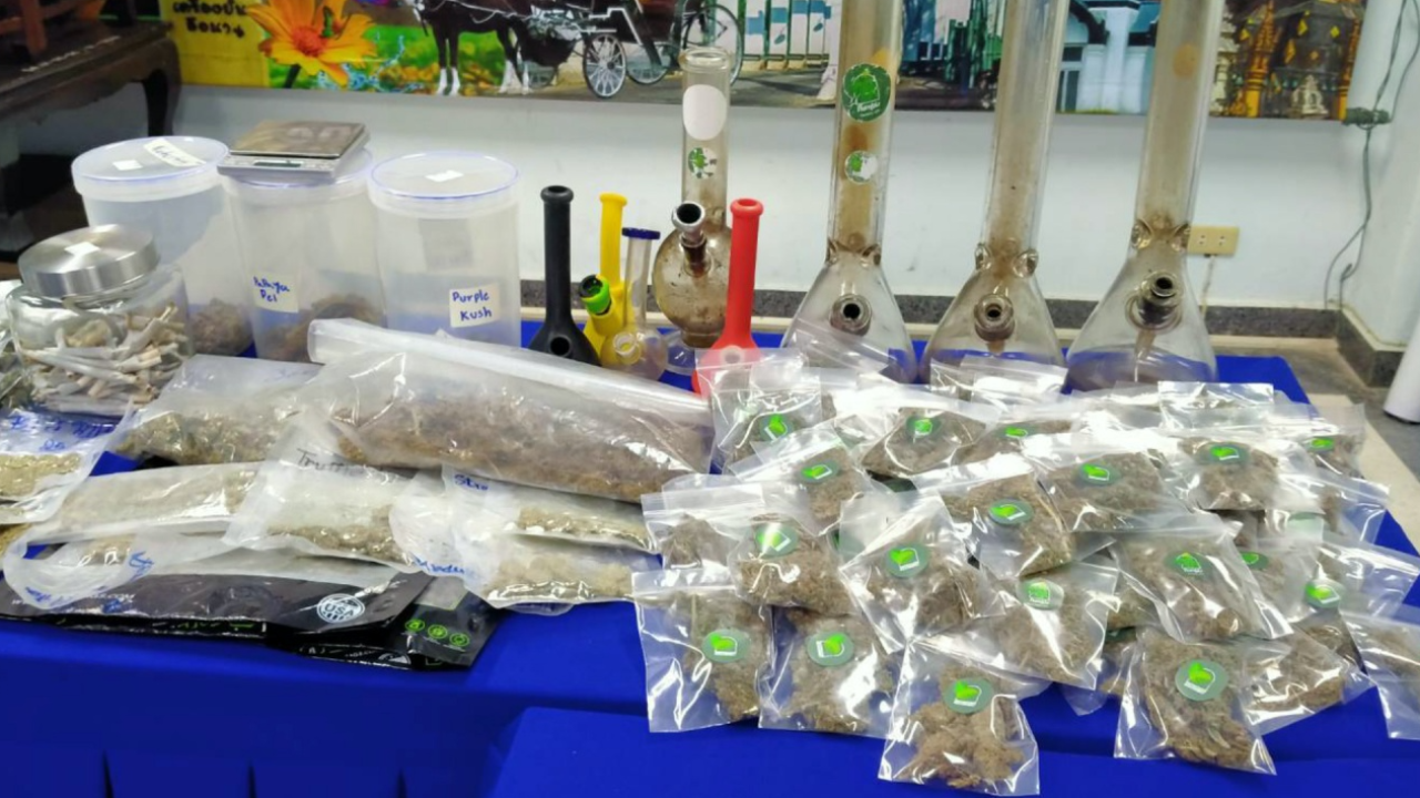 ผวจ.ลำปาง สั่งจับร้านขายกัญชา พบ นร.ชายหญิงกำลังพี้กันเมามัน