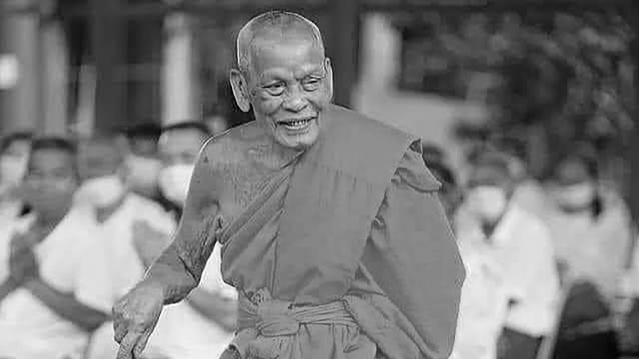 สิ้น “หลวงพ่อพัฒน์” 101 ปี 77 พรรษา เคลื่อนศพถึงวัด ศิษย์อาลัย