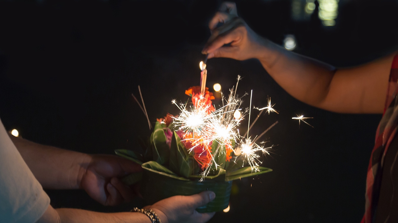 ลอยกระทงคึกคักเงินสะพัด