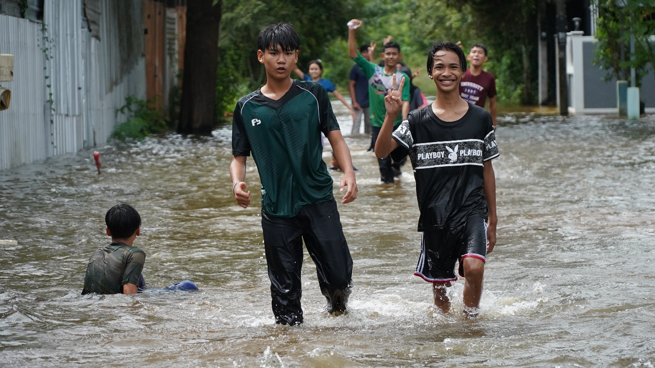 สภาพอากาศวันนี้ หนาวระลอกใหม่ปกคลุมอีสาน ลมแรง อุณหภูมิลด  