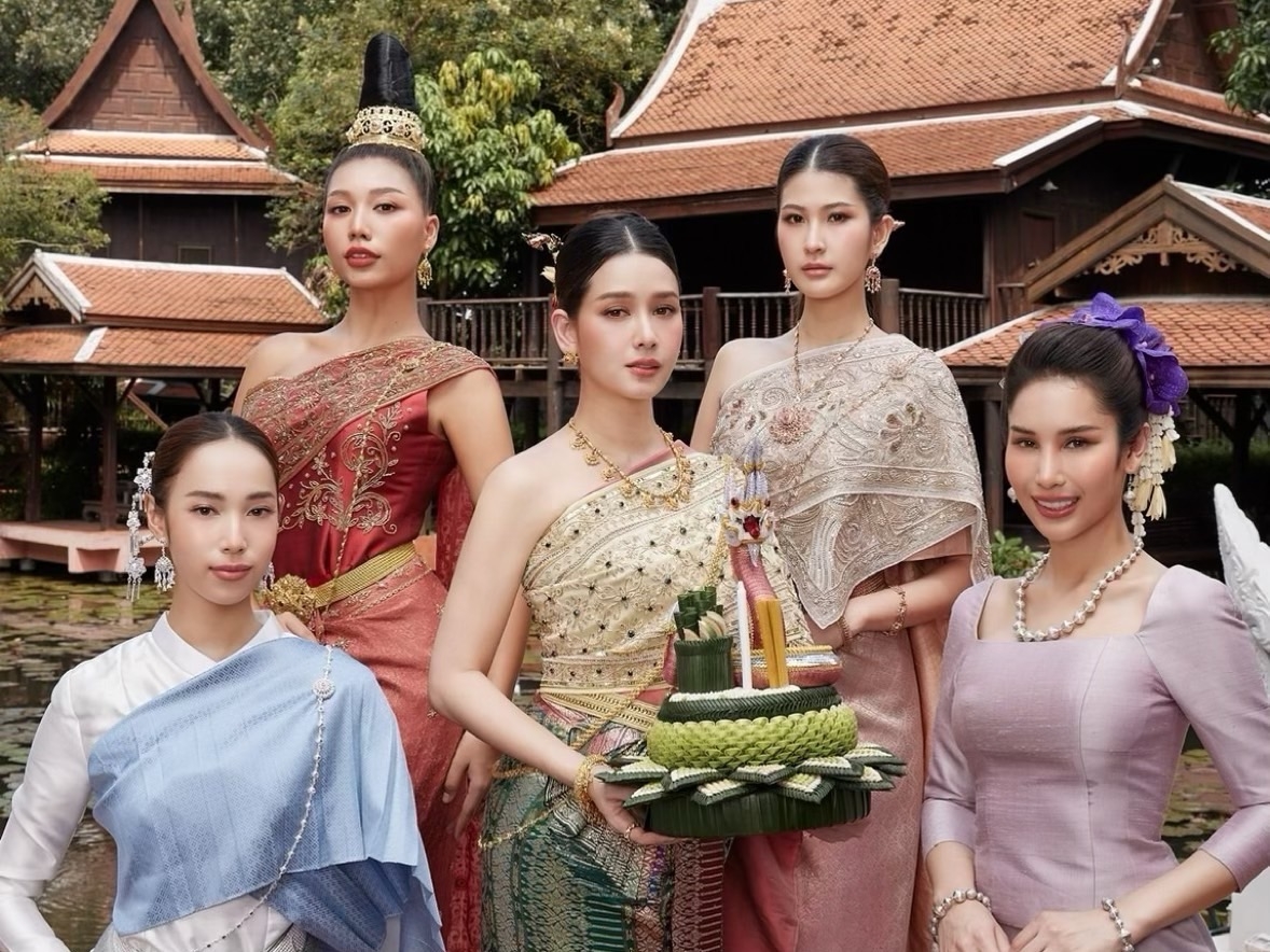 โม อมีนา พาลูกสาวทีมนางร้าย แต่งชุดไทยร่วมสืบสานประเพณี “ลอยกระทง” 2566