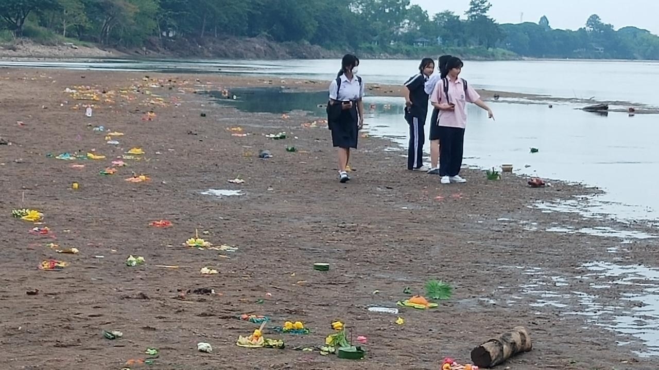 ลอยกระทงกำแพงเพชรสุดเศร้า กระทงเกยตื้น หลังแม่น้ำปิงแห้ง หาดทรายโผล่กลางแม่น้ำ