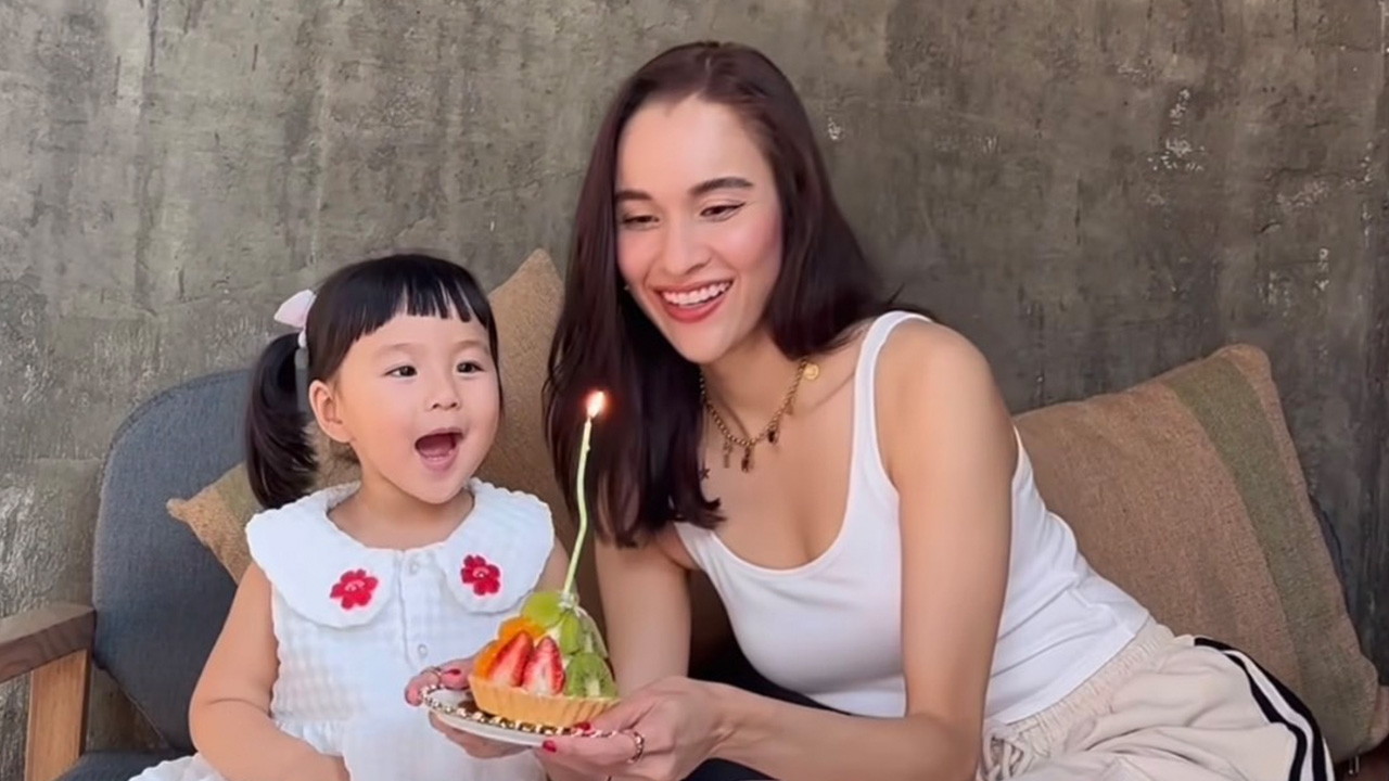 กำลังใจล้น หยาดทิพย์ ฉลองวันเกิด 37 ปี กับลูกสาวเพียงลำพัง ไร้เงาสามีข้างกาย