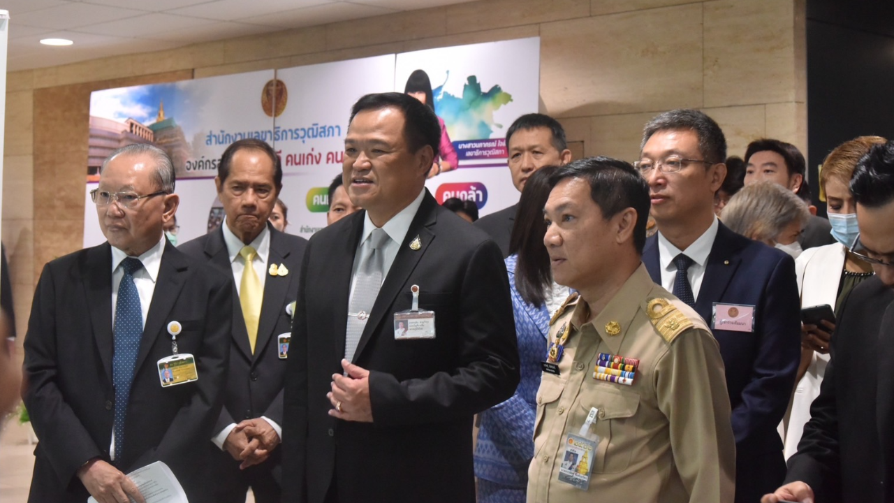 “อนุทิน” สั่ง “ฝ่ายปกครอง” ต้องเดินเกมรุกเข้าถึงประชาชน แก้หนี้นอกระบบ 