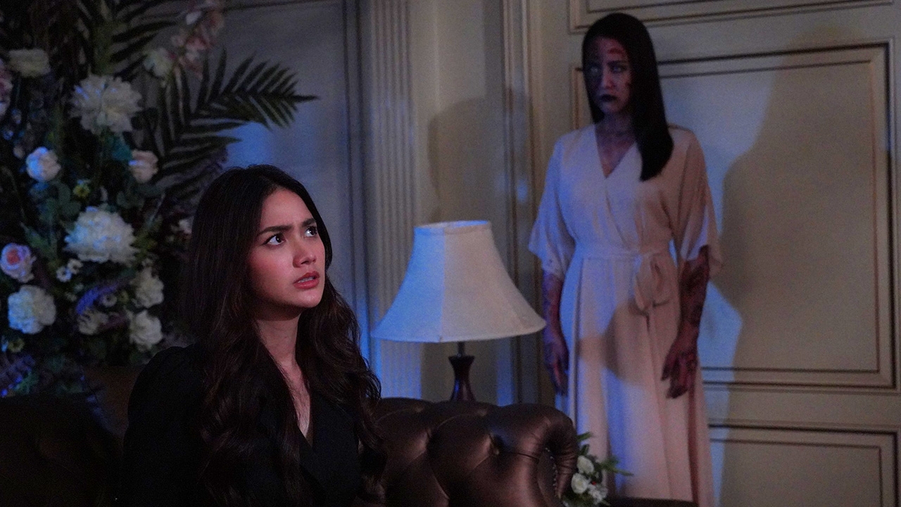 "จั๊กจั่น" แปลงโฉมผีสุดหลอนเช็กบิล "อ๋อม-นนนี่" ใน "เรือนชฎานาง"