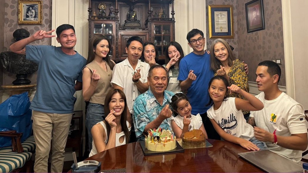 สงกรานต์ เผยภาพครอบครัวฉลองวันเกิด ปู่ไพวงษ์ มี แอฟ ทักษอร ร่วมเฟรม