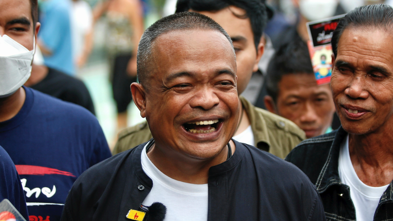 จตุพร มั่นใจ รัฐบาลไม่มีปัญญาแจกเงินดิจิทัล ติงนางแบกปั่นอารมณ์ด้วยคำหยาบคาย