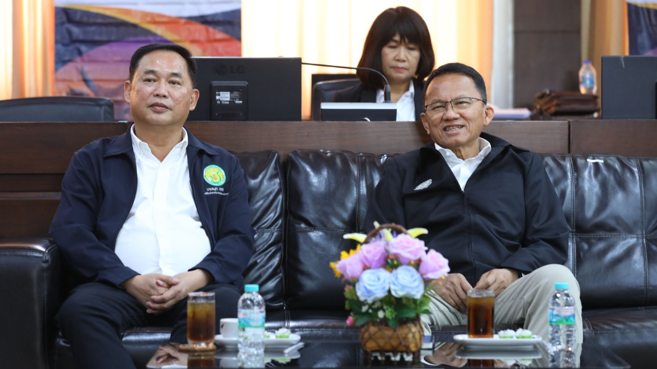 "สมศักดิ์-อนุชา" ติดตามการเลี้ยงวัวนำร่อง จ.สุโขทัย ยกระดับชีวิตชาวบ้าน