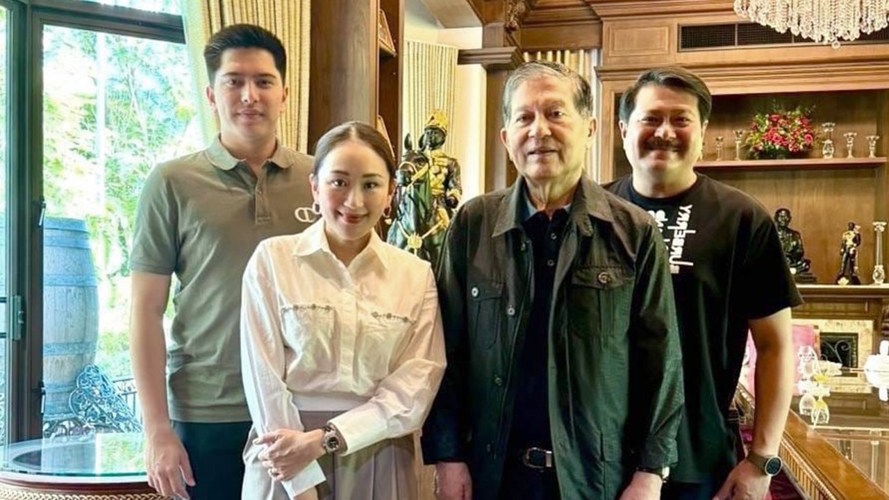 "อิ๊งค์" บุกบ้านริมน้ำ จับตา เคลียร์ใจ "เฉลิม อยู่บำรุง" หลังตัดขาด "ทักษิณ"