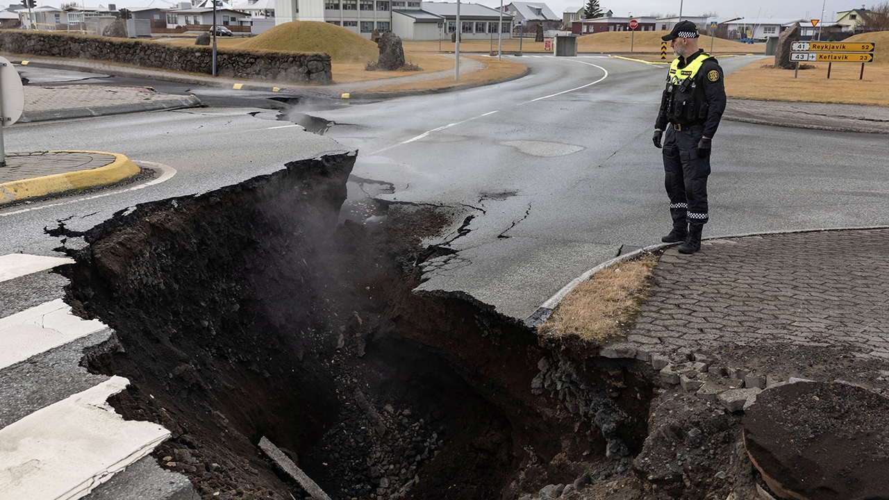 เกิดอะไรขึ้นที่ไอซ์แลนด์ หากแผ่นดินไหวครั้งใหญ่จะเป็นอย่างไร