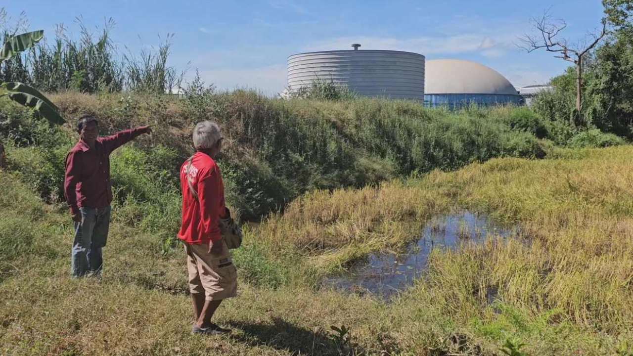 ชาวบ้านโวยรอบ 2 โรงไฟฟ้าไบโอแก๊ส ปล่อยกลิ่น น้ำเสีย เดือดร้อนมา 4 ปี 