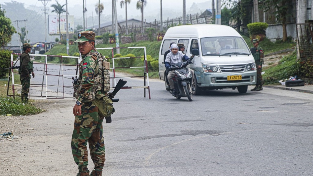 ทัพเมียนมาระส่ำ เครื่องบินรบตกขณะปะทะฝ่ายต่อต้าน
