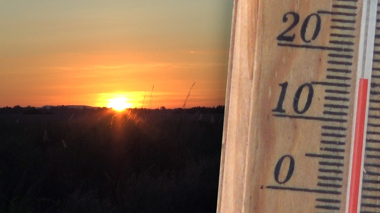 "บึงกาฬสะท้าน" อุณหภูมิลดฮวบ วันนี้ต่ำสุด 15 องศาฯ ชาวบ้านผิงไฟคลายหนาว