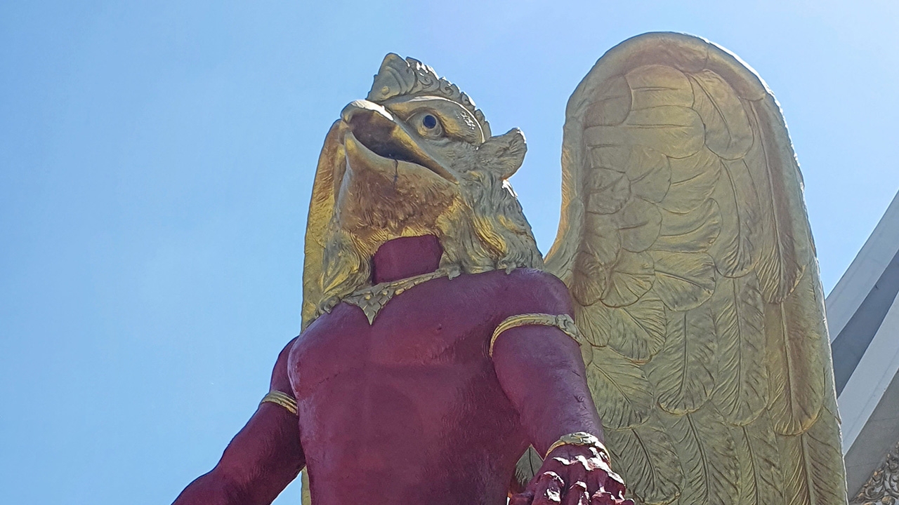 ศรัทธา "พญาครุฑ" พ้นคดี...วิ่งแก้บน