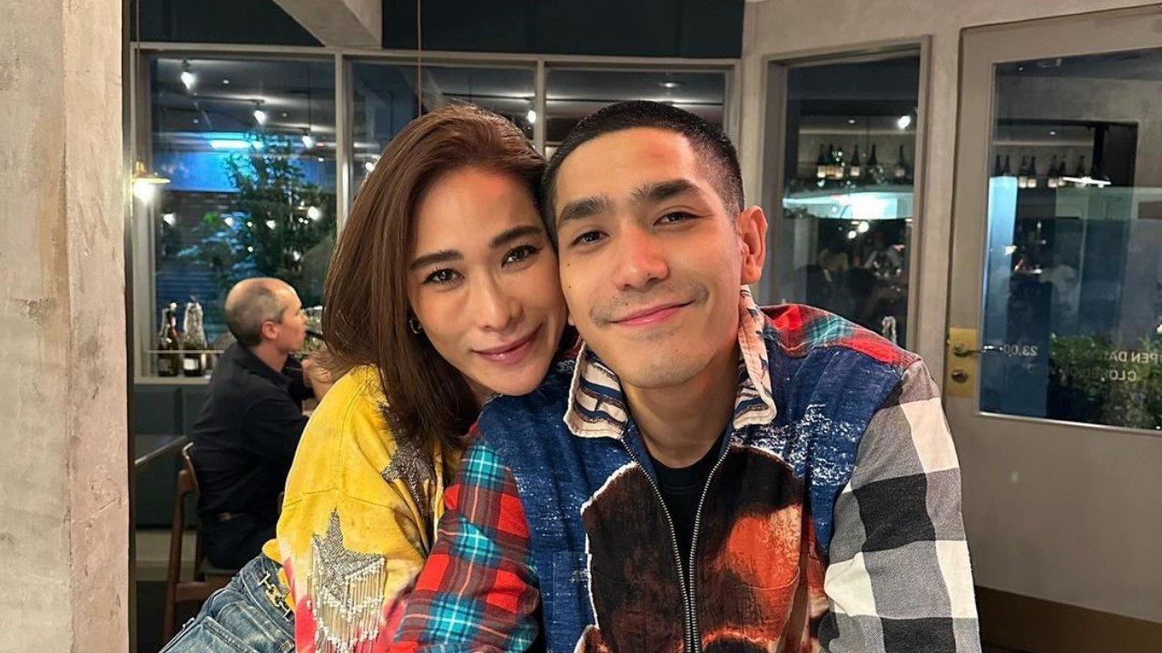 พลอย เฌอมาลย์ รีวิวชีวิต เป็นปีที่ดี ได้เจอรักดีๆ จาก โต้ง ทูพี