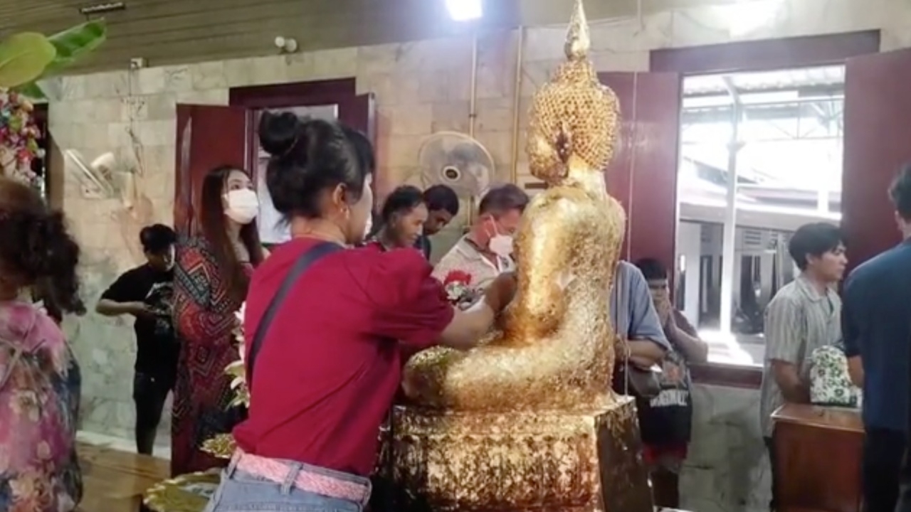 ส่องเลขอ่างน้ำมนต์ หลวงพ่อปากแดง ลุ้นเสี่ยงโชคงวด 16/12/66