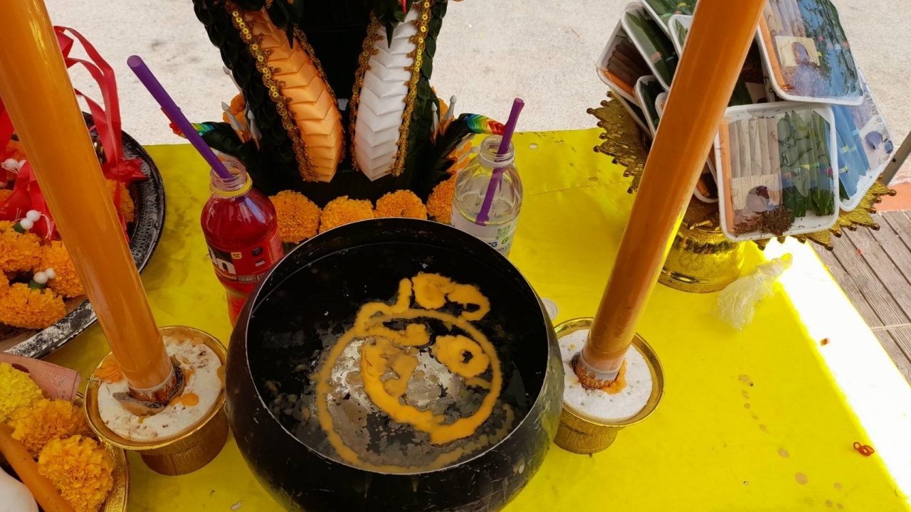 คำชะโนดคึกคัก คอหวยแห่ตามหา "เลขเด็ด" ส่องอ่างน้ำมนต์-ยอดเงินปากนาค ลุ้นรวย