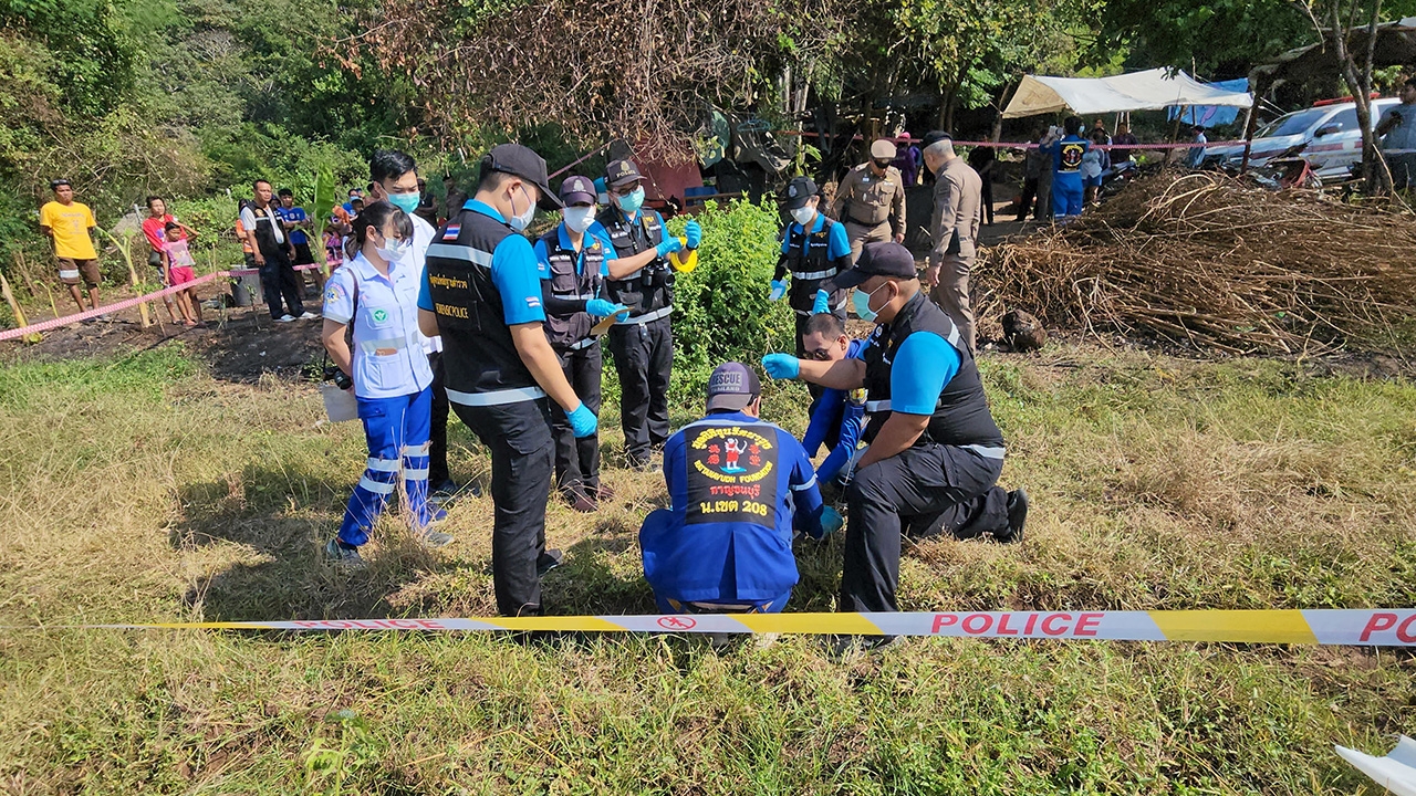 หนุ่มวัย 26 ถูกยิงเข้าหลังดับคาขนําเผาถ่าน โดนอริหมู่บ้านตามทวงหนี้