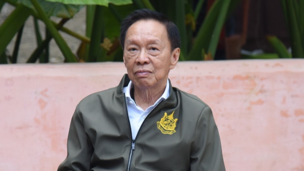 "พัชรวาท" ถกสางปัญหาฝุ่นพิษ ห่วงสุขภาพ ปชช. กำชับตรวจเข้มการเผา