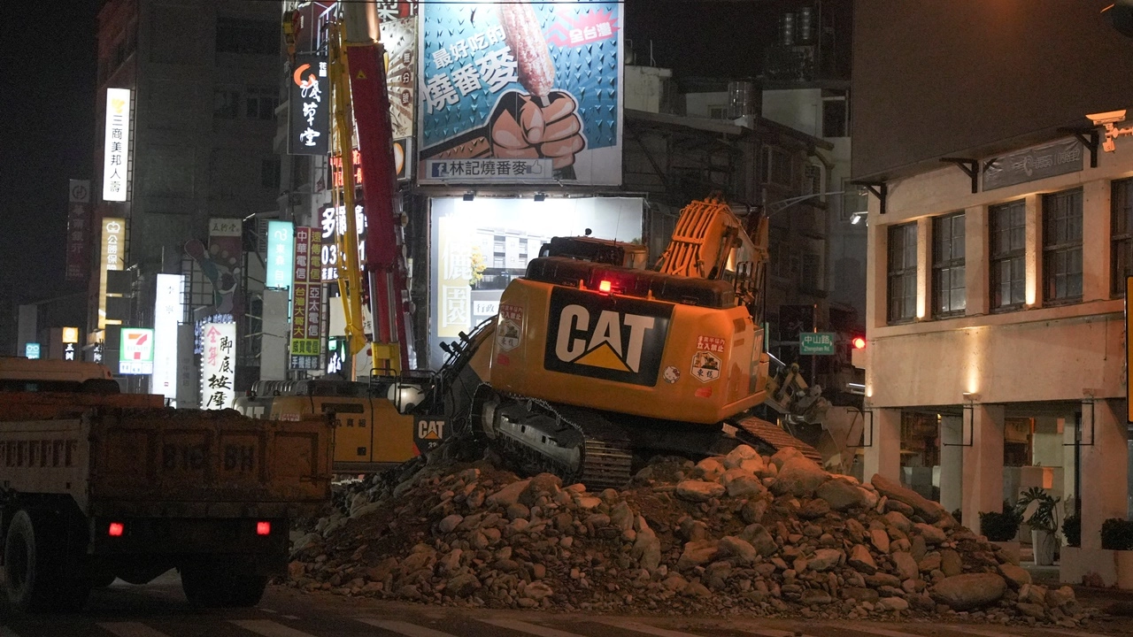 คนงาน 70 ชีวิต ติดในเหมืองหิน หลังแผ่นดินไหวไต้หวัน เจ็บทะลุพันคน