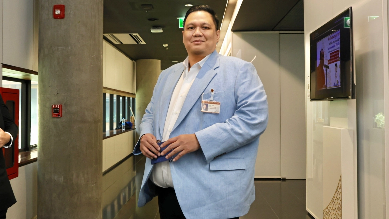 "ไผ่ ลิกค์" เฮ มติเอกฉันท์ ศาล รธน.ไม่รับคำร้อง คุณสมบัติเป็นรัฐมนตรี 