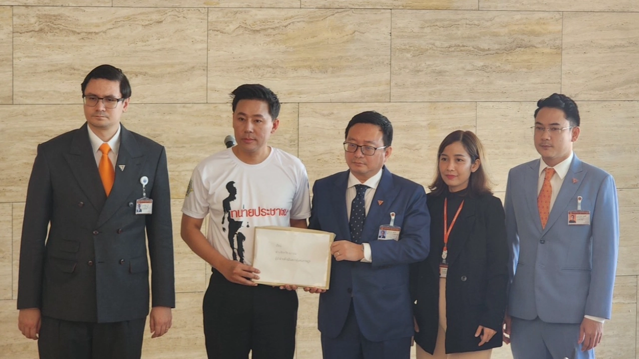 ลุยทุกทาง "ทนายตั้ม" ร้องฝ่ายค้านสอบ "บิ๊กต่อ" โยงเส้นเงินส่วยเว็บพนัน 