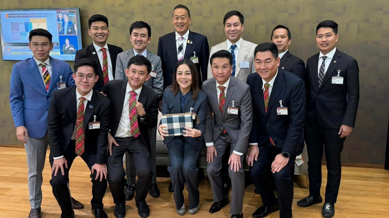 นายกฯ ผูกเนกไท ทำจาก "ผ้าขาวม้า" มาสภา ดีใจ ชาวบ้าน มีออเดอร์เพิ่มเยอะเลย 