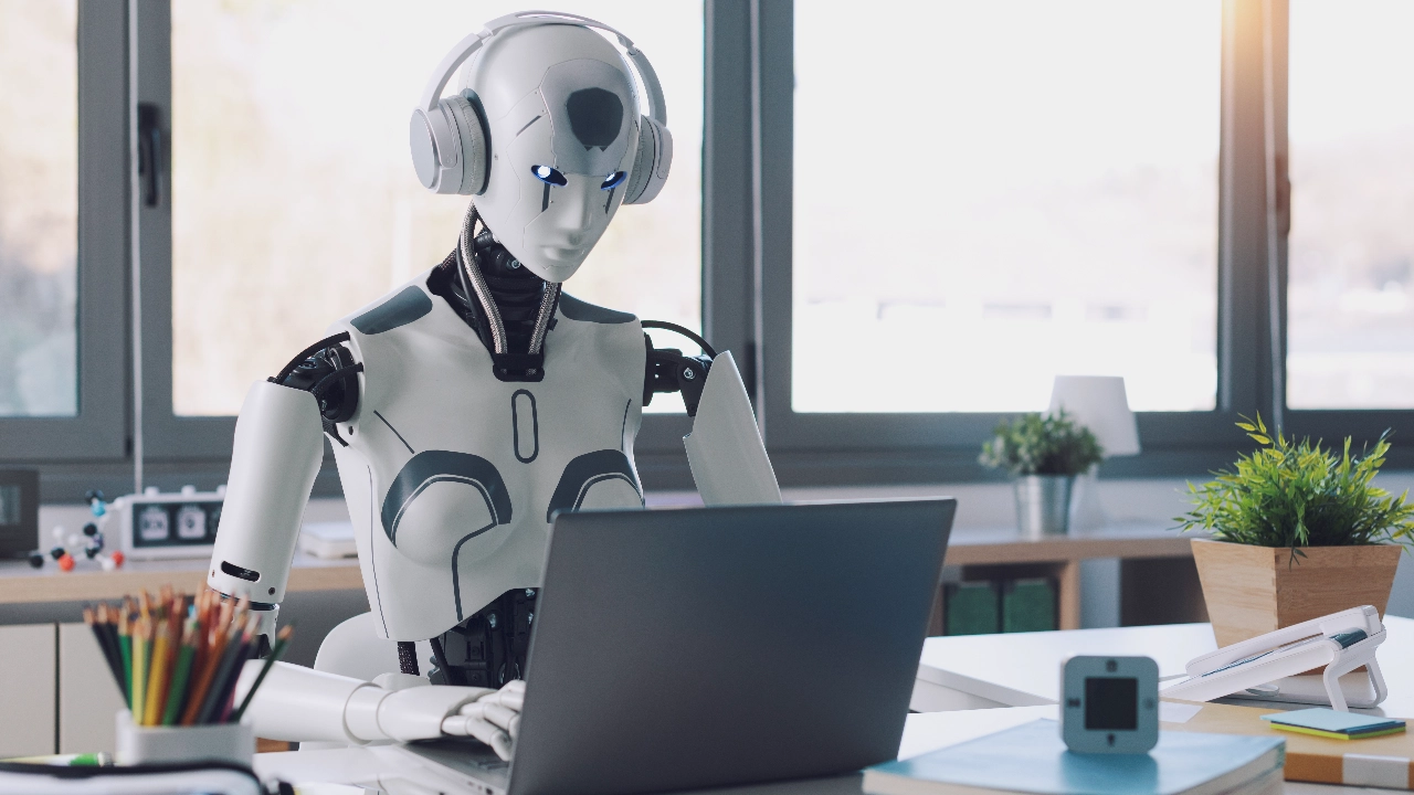 สถาบันวิจัยนโยบายสาธารณะของอังกฤษ เตือนเอไอแย่งงาน