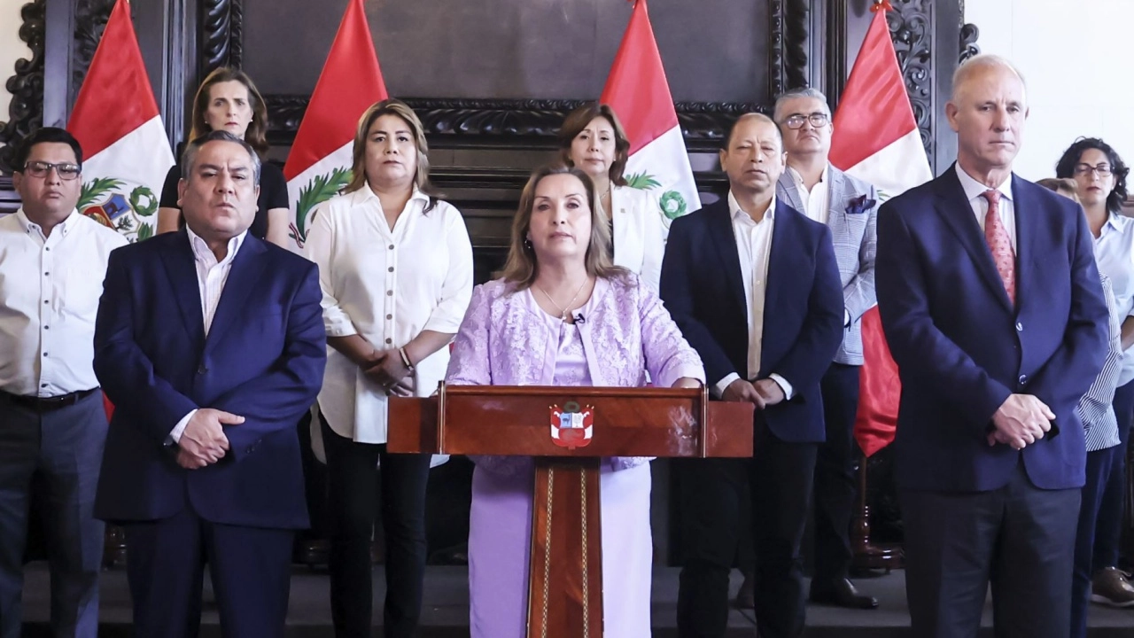 ตำรวจบุกค้นบ้าน ปธน.เปรู ปมนาฬิกาข้อมือหรู