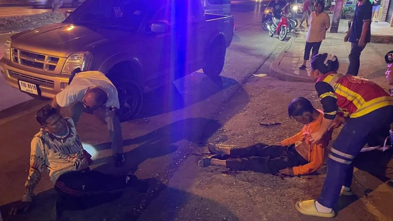 เฒ่า 72 เดือด ชักมีดดวลกับปืนรองสวป. ฉุนจอดรถขวางหน้าบ้าน 