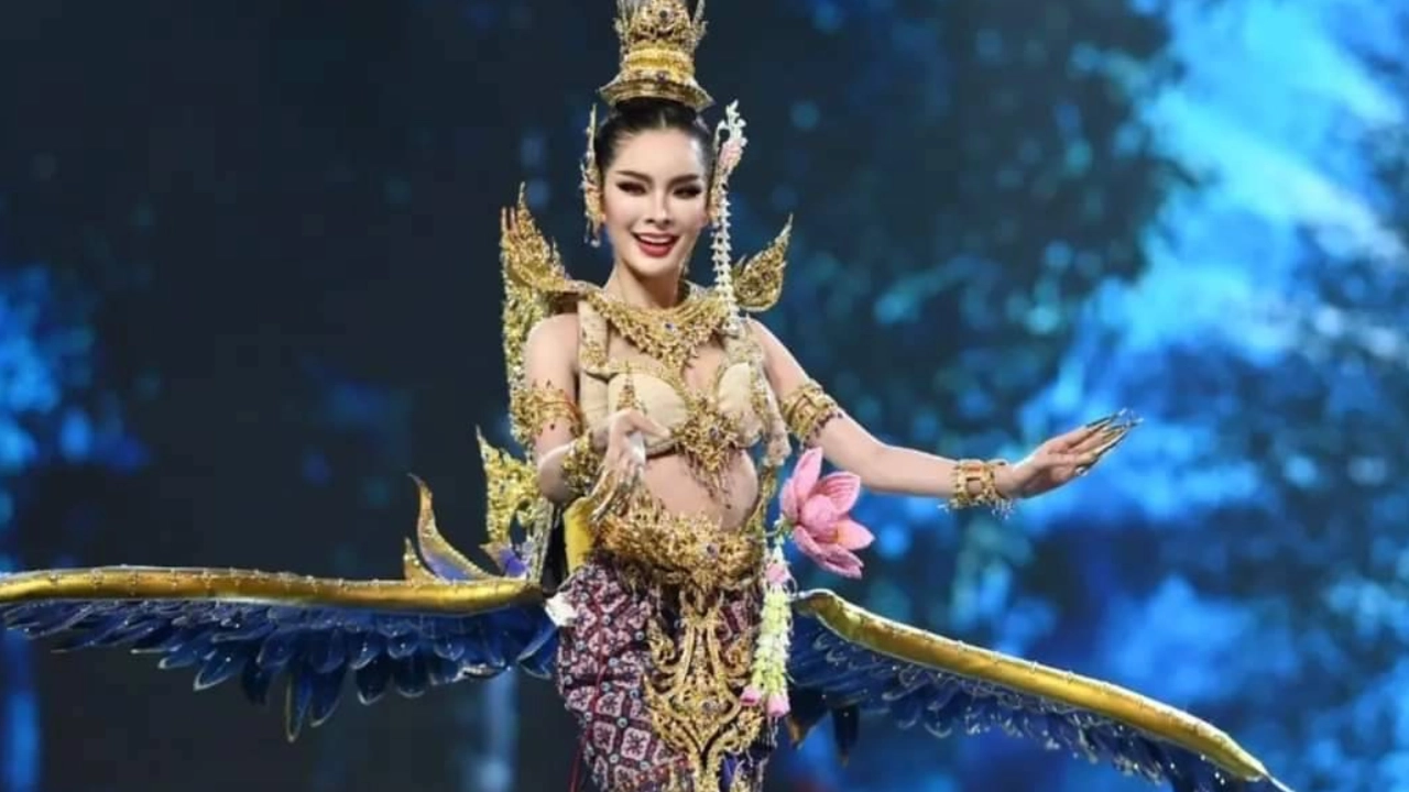 อาย ภรภัค เดินเฉิดฉายในรอบชุดประจำชาติ สวยสง่าดุจนางในวรรณคดี
