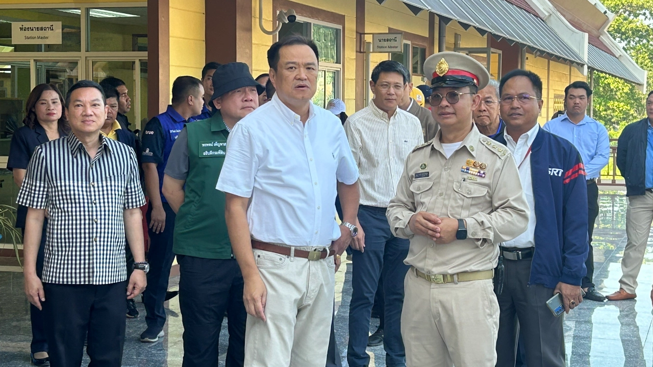 มท.1 ตรวจหลายโครงการโคราช อย่ามองเป็นการเมือง หลังลงพื้นที่ต่อ “นายกฯ-อิ๊งค์”