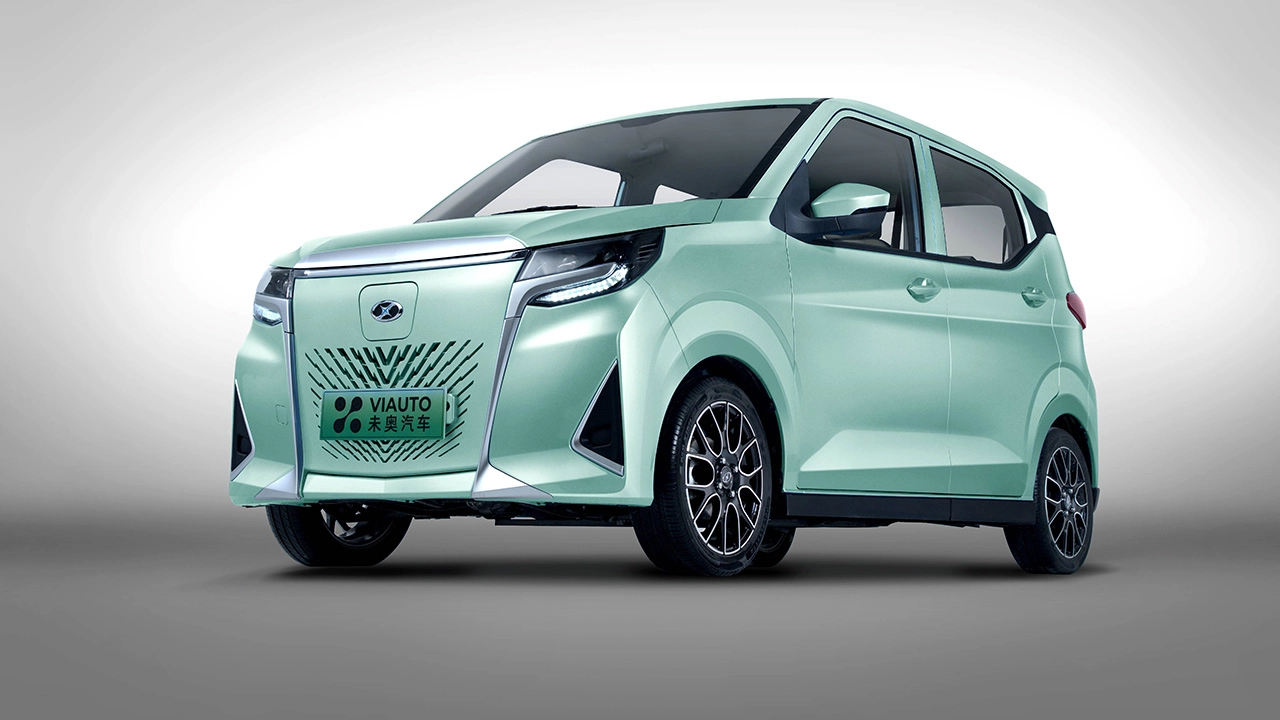 รถไฟฟ้าไซส์เล็ก VIAUTO รุ่น BOMA ชาร์จ 1 ครั้ง วิ่งไกล 200 กม.