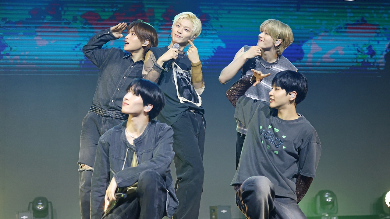 ปังไม่ไหว “พาว(POW)” โชว์เพอร์ฟอร์ม ไลฟ์ สเตจ 5 หนุ่มขนมุกโบ๊ะบ๊ะพูดไทยฉ่ำๆ