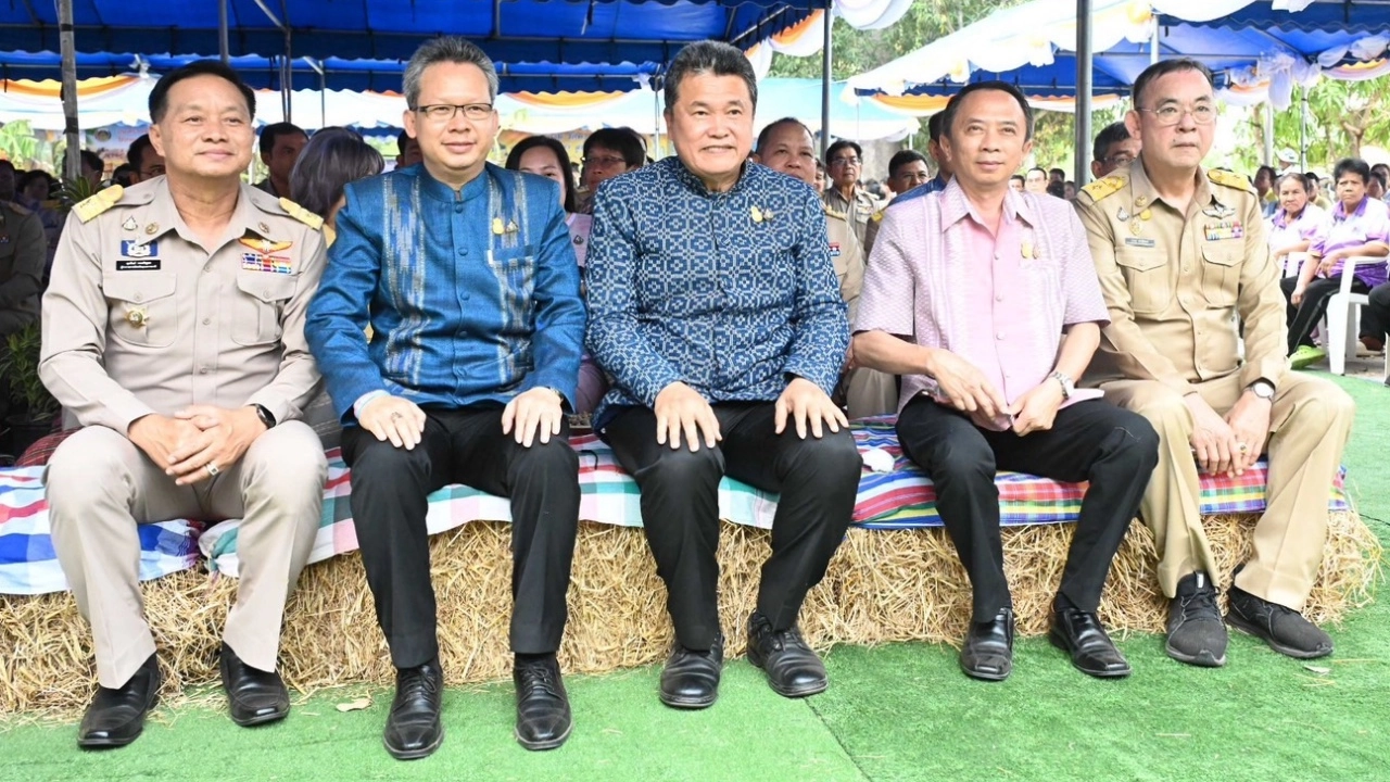 ปลัด มท.ลงพื้นที่อุบลฯ คิกออฟ โครงการพัฒนาต้นแบบอารยเกษตรฯ เน้นขยายผลทั่วประเทศ