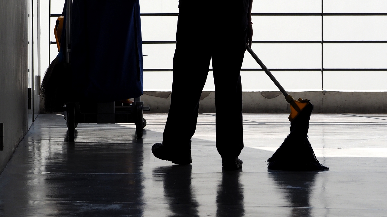 ครม. อนุมัติงบกลาง จ้าง "นักการภารโรง" เพื่อให้มีครบทุกโรงเรียน