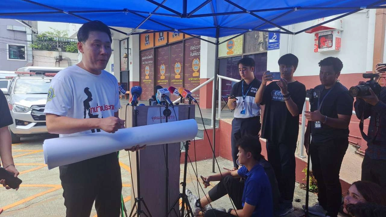 "ทนายตั้ม" นำหลักฐาน พา "พิมพ์วิไล" บัญชีม้า ให้ข้อมูล ตร.โยง ผบ.ตร.