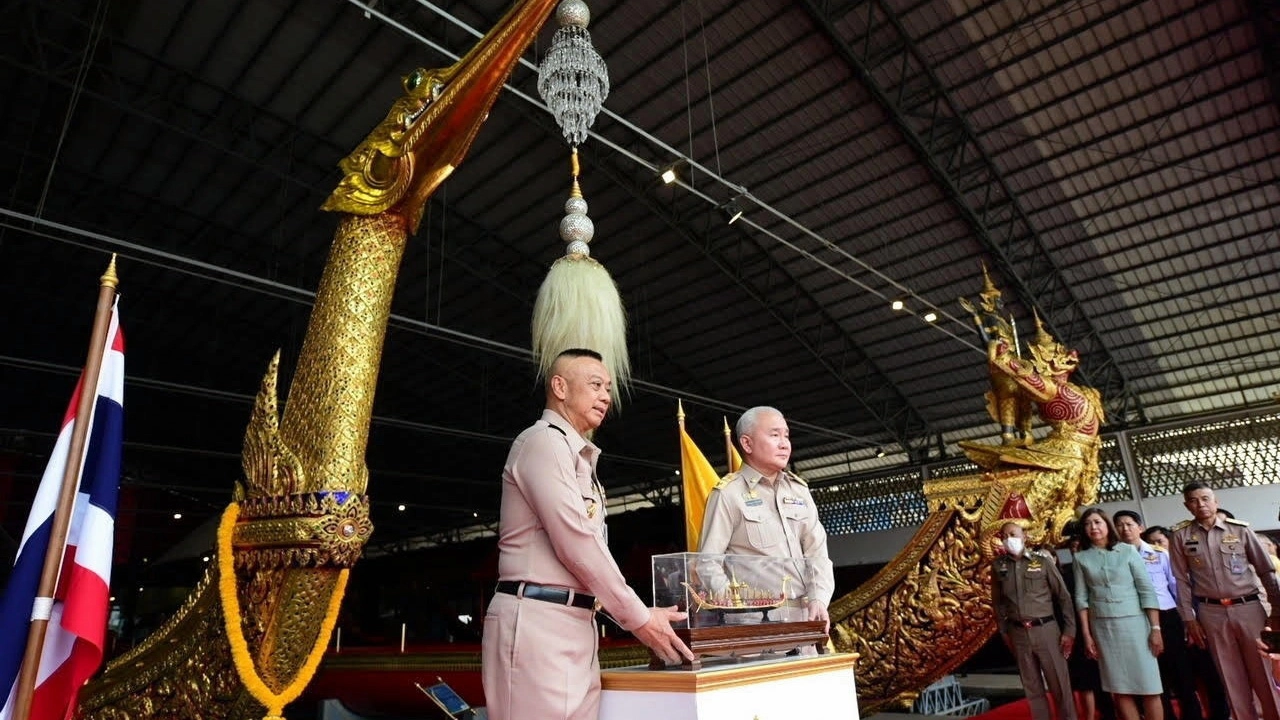 ทร.ส่งมอบหมู่เรือพระที่นั่ง พิธีพยุหยาตราทางชลมารค