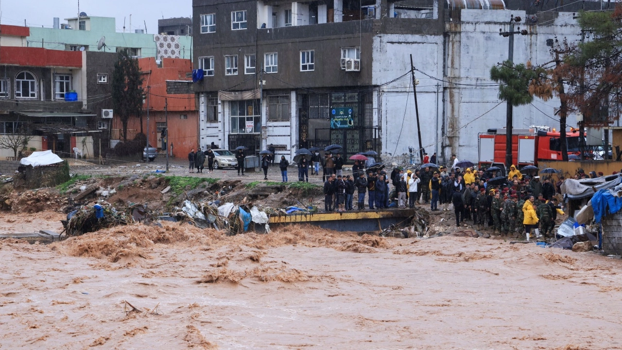 ตะลึง น้ำท่วมฉับพลันในอิรัก พัดรถจมหายดับอย่างน้อย 2 ศพ (คลิป)