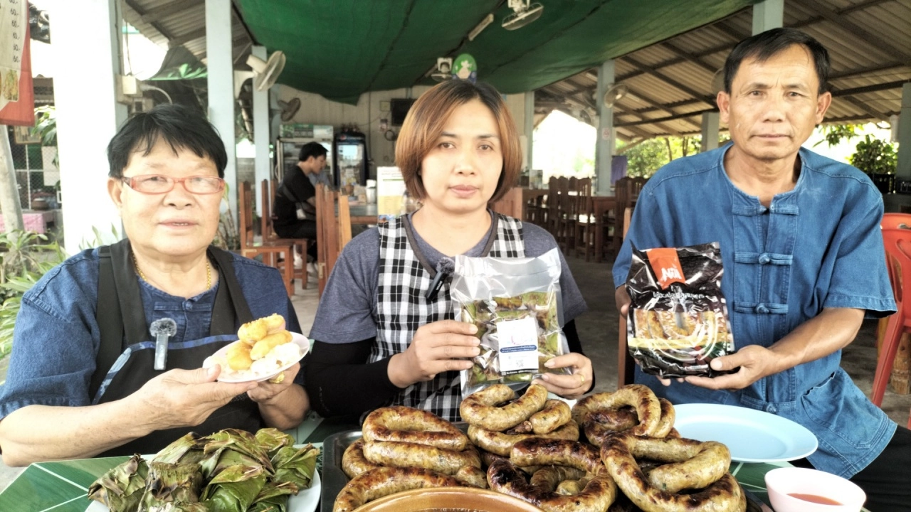 "ไส้อั่วปลานิล" วิสาหกิจฯ บ้านป่าก่อพัฒนา ขายดีวันละกว่า 10 กก.ทำรายได้เข้าชุมชน