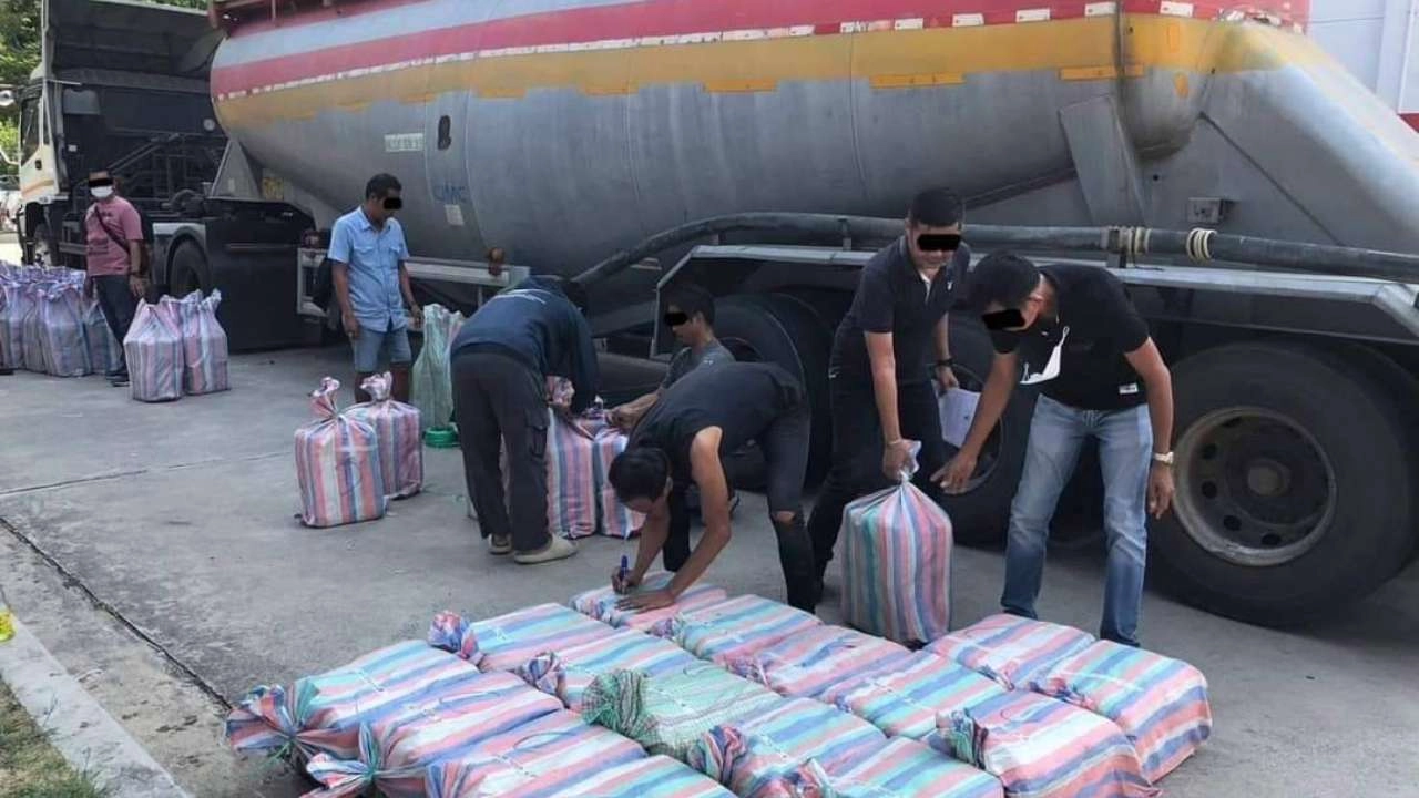 2 พี่น้องขนยาบ้า 10 ล้านเม็ด ตบตาตำรวจ ซุกในรถพ่วงปูน แต่ไม่รอด