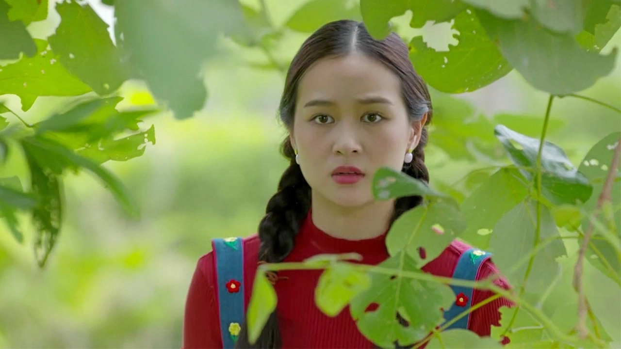 "เหนือ-ดิสรยา" สุดเศร้าได้แต่แอบดู "เมฆ-มะเหมี่ยว" พลอดรัก ใน “สองทระนง”