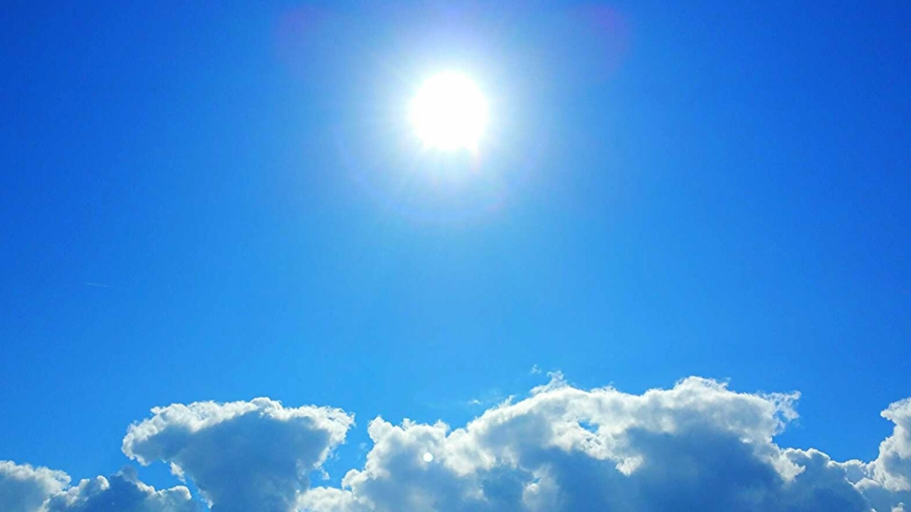 สภาพอากาศวันนี้ ทั่วไทยมีฝน กลางวันร้อนจัด พรุ่งนี้เจอพายุฤดูร้อน