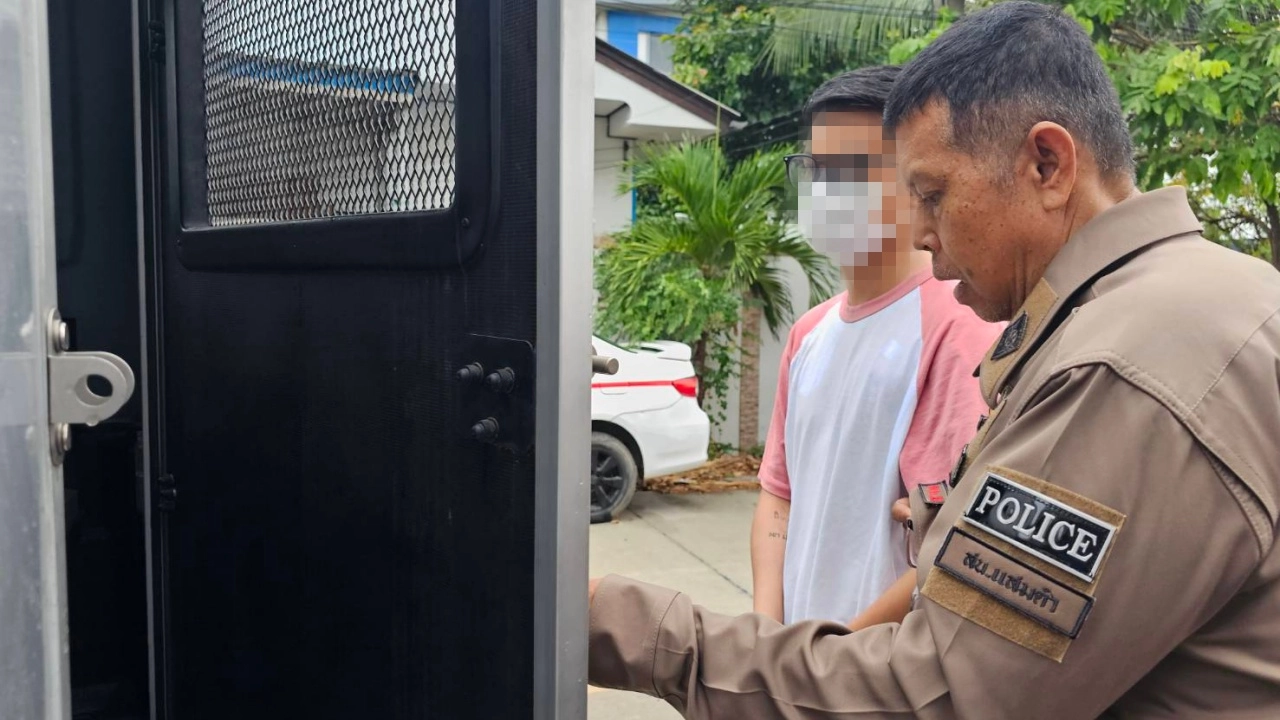 ฝากขัง "เปรม" ครูจอมหื่น ปล่อยคลิปลับ แบล็กเมล์ลูกศิษย์ 