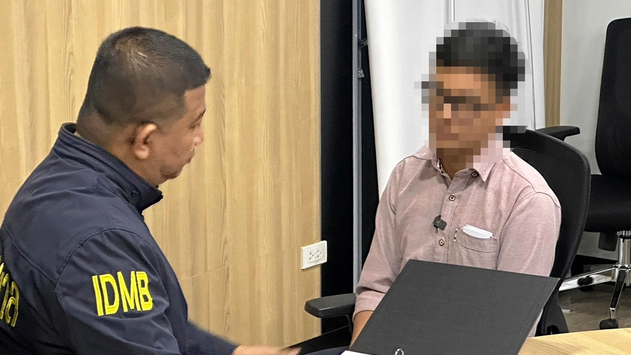 ล็อกครูอุบาทว์ แพร่คลิปลับนักเรียน ลวง ม.4 ขยี้-จะฆ่าตัวตาย พบเหยื่อสาวอีกนับสิบ