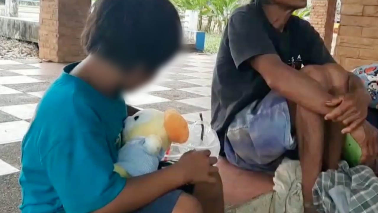 อนาถใจ พ่อพาลูกสาว 7 ปี เร่ร่อนขอทาน นำเงินซื้อสุรา เด็กไม่ได้เรียนหนังสือ