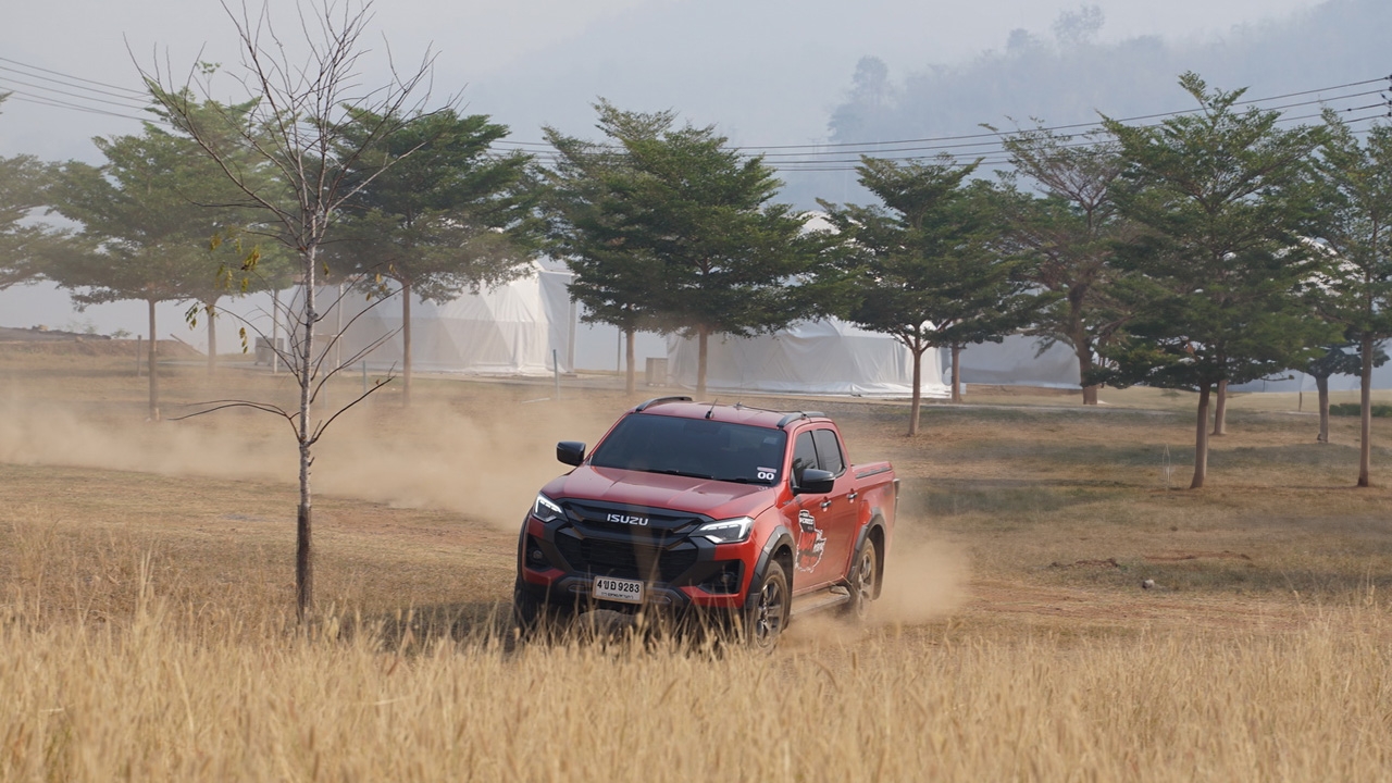 ขับ NEW ISUZU V-CROSS 4x4 ได้ใช้ Rough Terrain Mode บุกป่าฝ่าดงถูกใจขาลุย