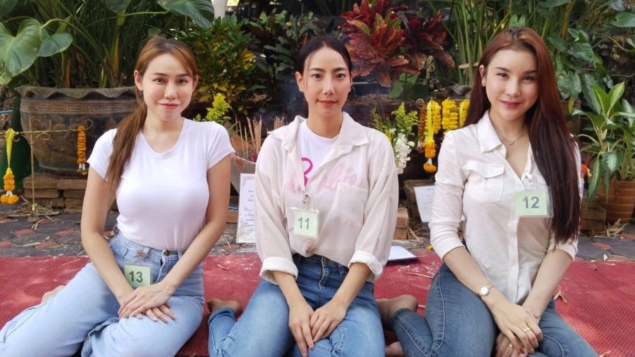 สุดช็อก เน็ตไอดอลดัง 'นางฟ้าล่าผี' นั่งสมาธิกับศพ เจอดีวิ่งหนีแทบไม่ทัน